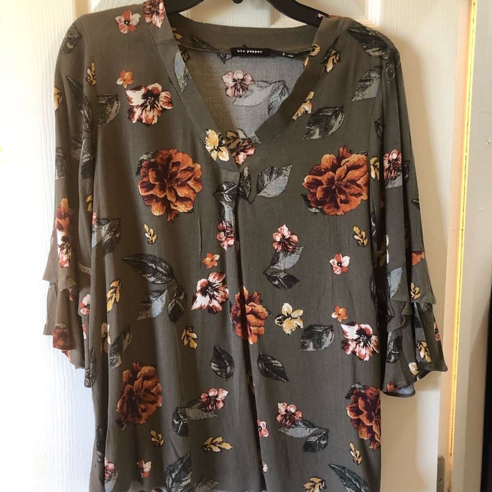 Blu Pepper Bell Sleeve Blouse (S)